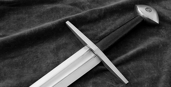 Leptaný jednoruční meč bez patiny